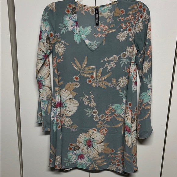Lord & Taylor Floral Print V-Neck Dress - Picture 1 of 10